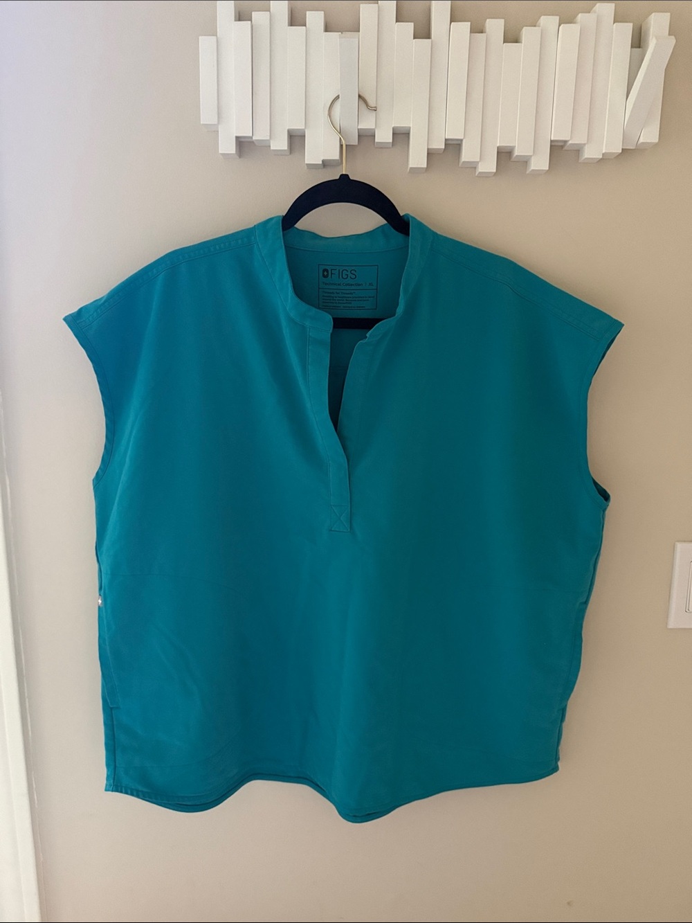 FIGS Rafaela Teal Green Cap-Sleeve Split-Neck Scrubs Top Women's XL